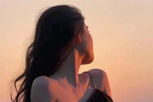 【绝对爆款】彻底炸锅！顶流片场停工大瓜网友：滤镜碎成渣！